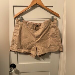 Old Navy Everyday Chino Khaki Shorts Women’s Size 12